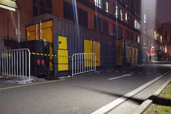 定边柴油发电机组的输出电压是如何调节的？