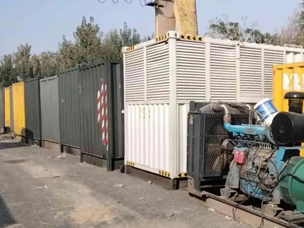 定边200KW柴油发电机机组每小时油耗是多少？